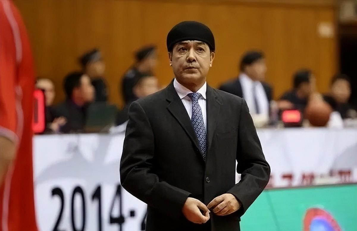 新疆主帅阿迪江,老婆50多岁气质依旧,女儿阿迪娜好美_广东_北京_青岛