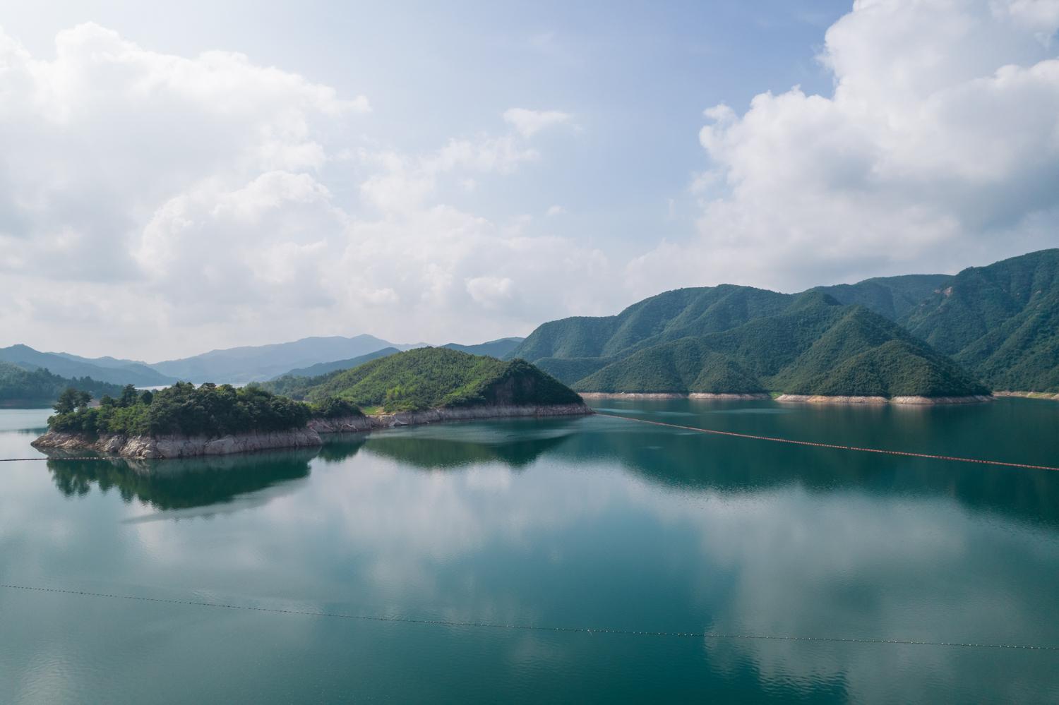梅山连拱坝担负着为淮河干流错峰调蓄的重要任务,梅山水库是具有防洪