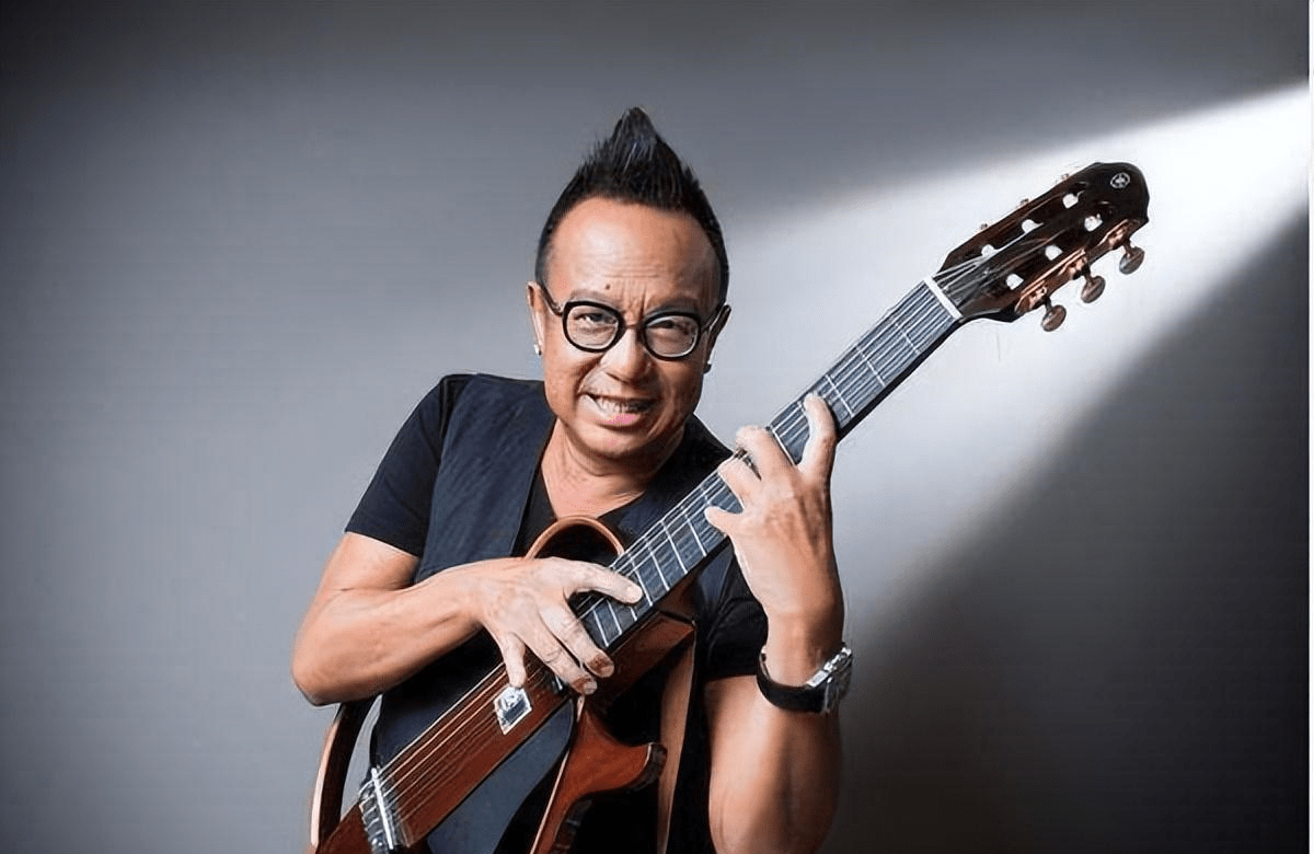 根据台湾当地法律,黄大卫起诉合伙人,法院认为合伙人构成侵犯秘密罪