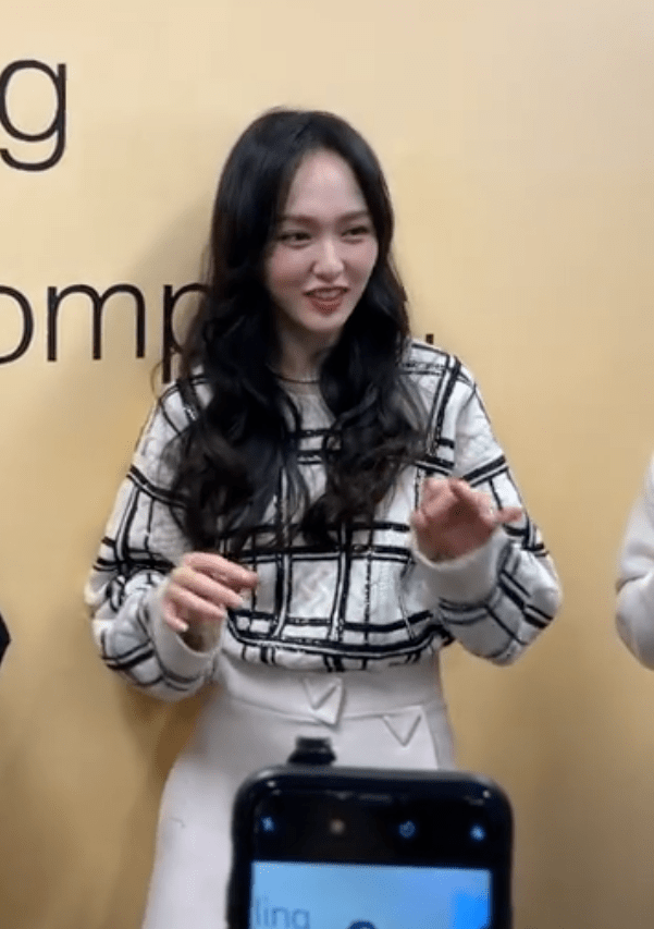 唐嫣复出后暴瘦看她出镜粉丝全程紧盯骨架腿真怕她走着走着就折了