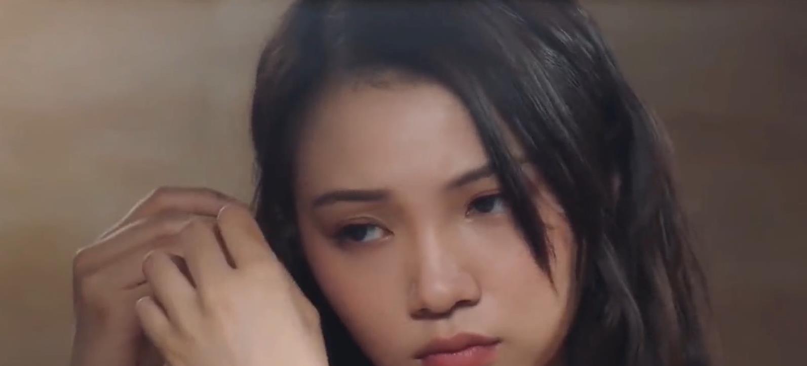 女大学生为保护闺蜜，跟校园贷势力斗智斗勇，真解气！电影_向阿欣_阿凯_阿香