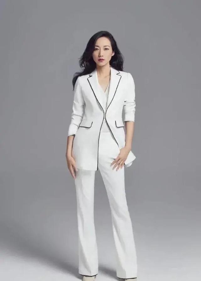 原创女明星白色西装杀刘亦菲戚薇李宇春韩雪谁最出彩