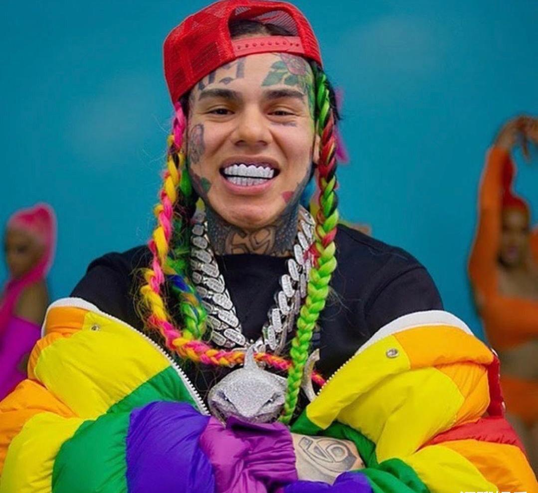 告密者6ix9ine出狱,发新歌还开直播,看这样子他还能