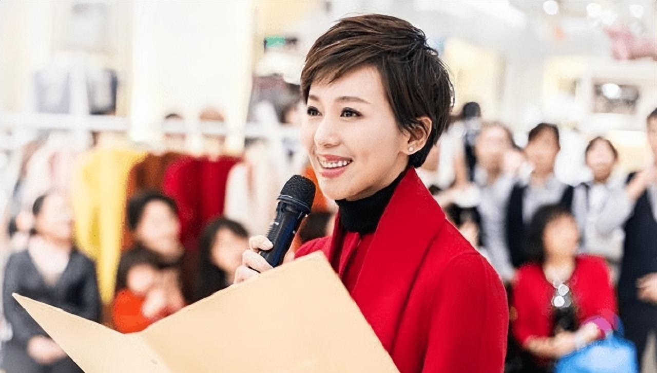 欧阳夏丹:主持《新闻联播》9年,两年前突然消失,背后有何隐情