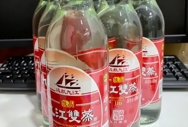 曾经的广东人民可是号称"酒桌上的清流",怎么能不喝酒呢,只是他们平常