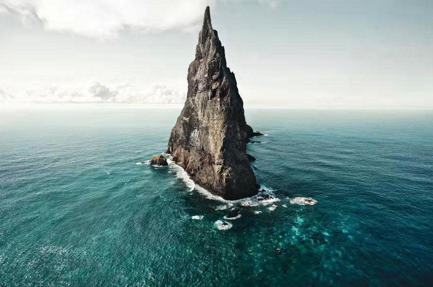 世界上最高的海蚀柱，是640万年前火山残余物，称为太平洋之盾