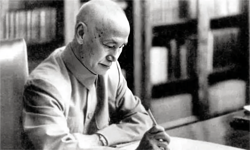 1949年国民党兵败，他指点蒋介石退守台湾，埋下祸患贻误祖国统一