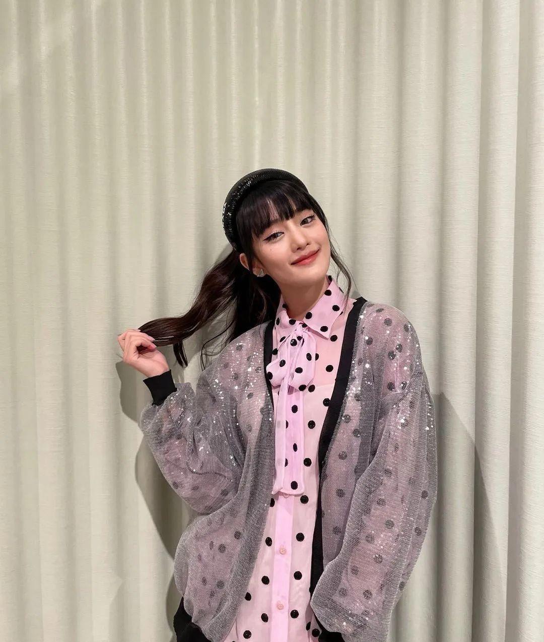 原创壁纸美女唱跳俱佳无可挑剔金米妮minnie