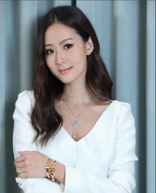 孙芸芸:12岁收香奈儿,14岁倒追60亿富豪,把老公熬成老爹_廖镇汉_父亲