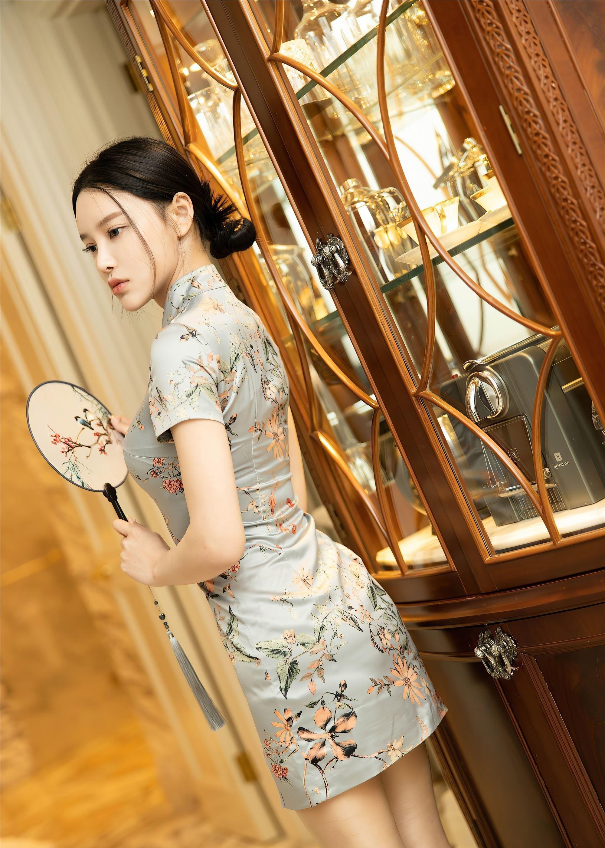 复古时尚短袖旗袍,气质更加优雅——小姐姐穿上旗袍更是魅力迷人