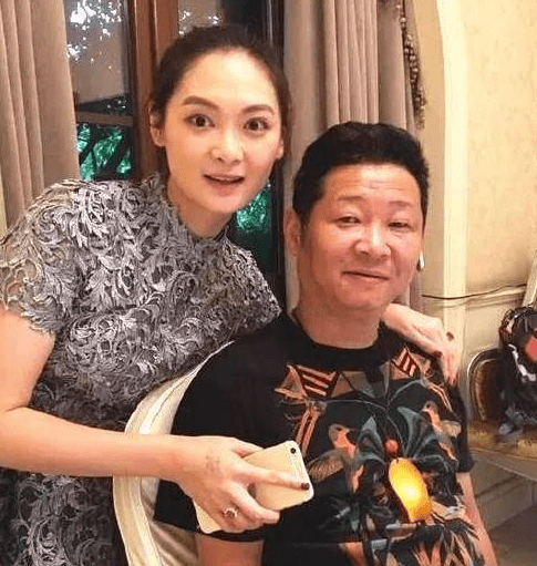 赵亮老婆胡敬图片