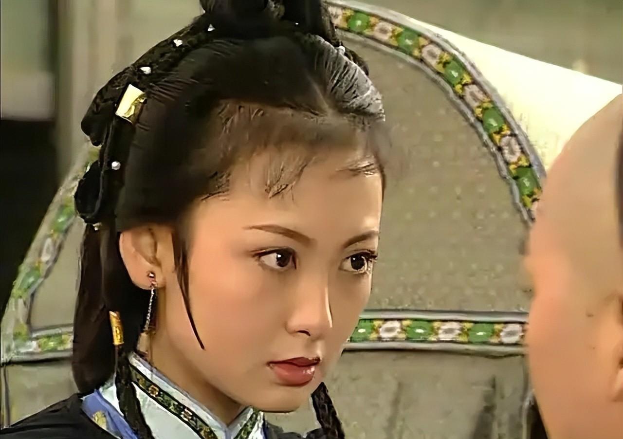 楚环是噶礼的人,潜伏在康熙身边,打探消息.