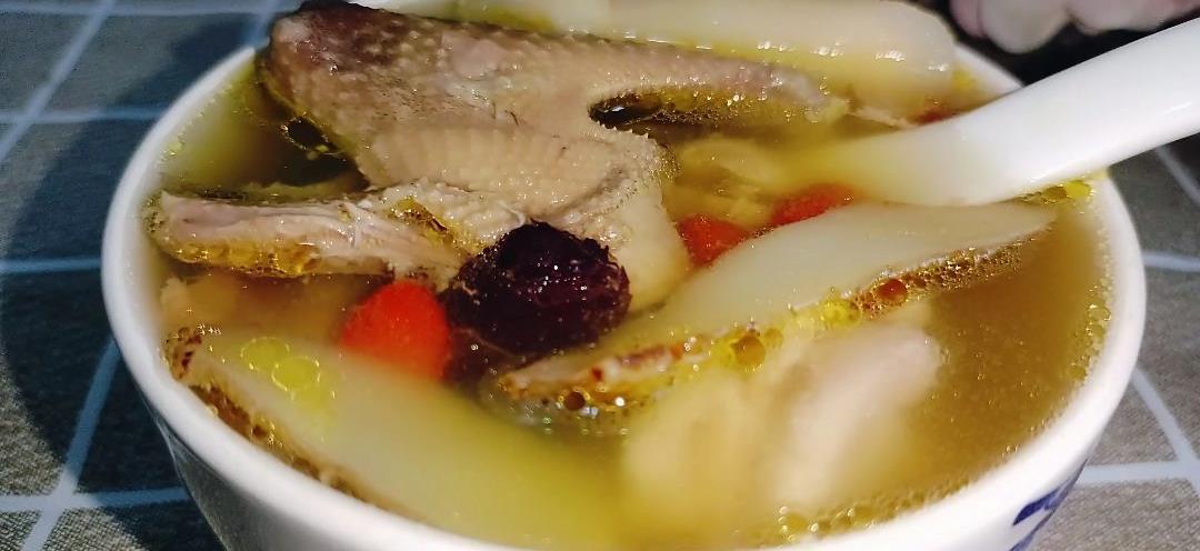 广东清补凉鸽子汤,夏季清热润燥靓汤,一家老小都适合_清水_食材_加入