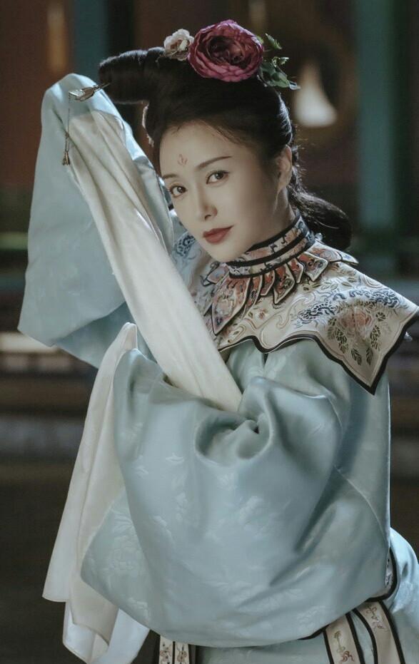 秦岚谈中年女星的辛酸,私下瘦得夸张,为了上镜好看坚持健身