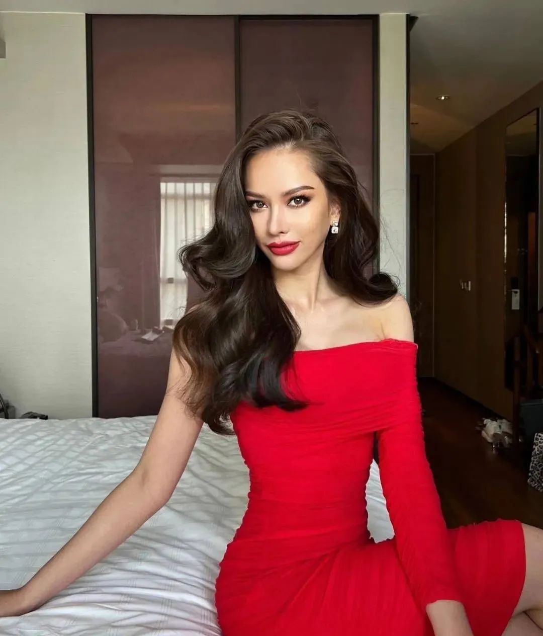 她被称为垃圾小姐,如今即将代表国家参加竞选:一个逆袭的姑娘_anna