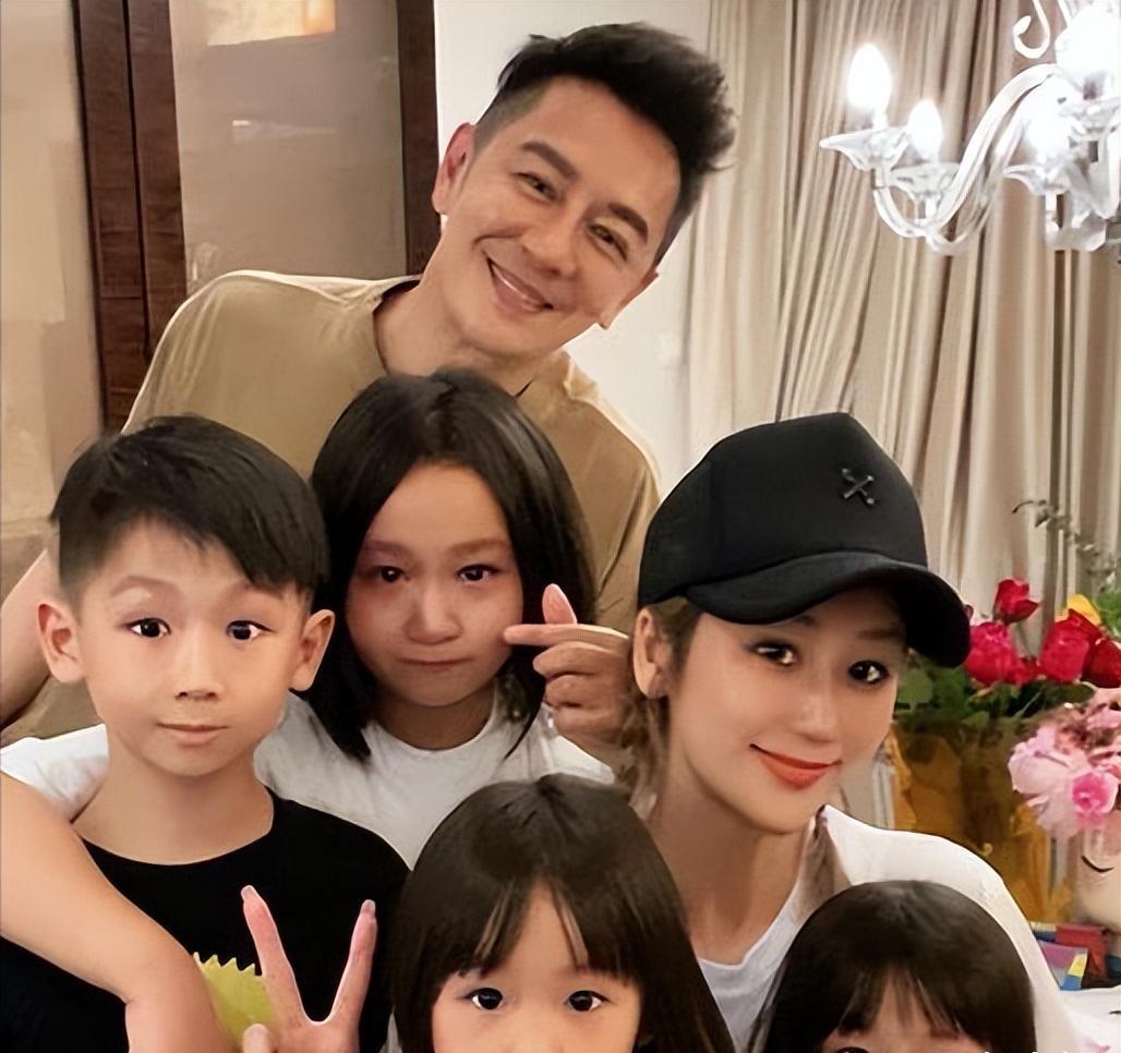 陈浩民夫妇长沙买房,花800万买306平方米豪宅,一家六口疑似长居_房子