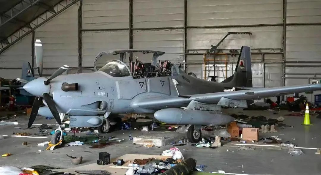 负责侦察的"庄稼人",美特种部队选择at-802u,作为武装监视平台_飞机