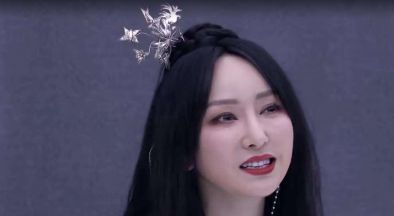 暗讽金星,和老公认识90分钟后闪婚,萨顶顶改名背后另有隐情_万物_事业