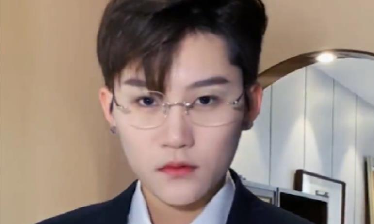美男子杰尼辉,帅气女孩小马,如何爆火于网络?_朋友_视频_速滑