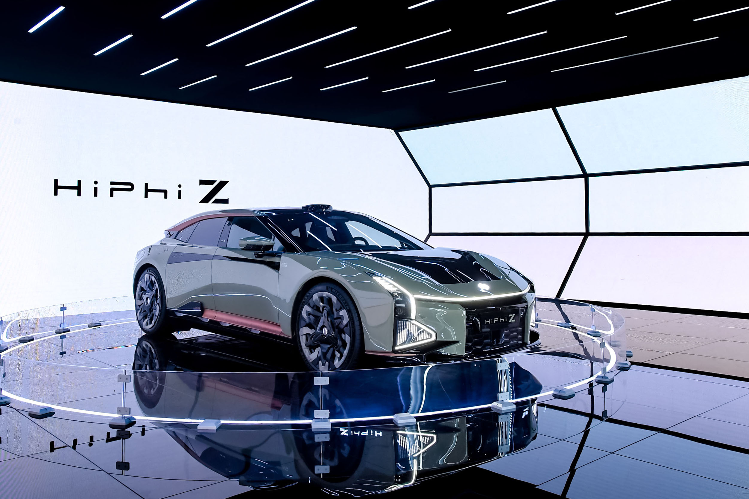 比概念车更具未来感,静态体验高合HiPhi Z_搜狐汽车_搜狐网