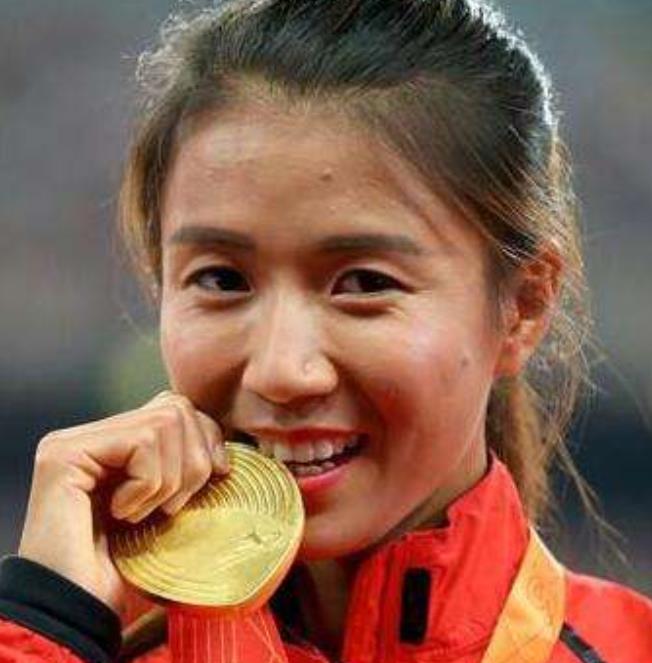 中国奥运冠军夺冠后回家结婚生子,32岁复出,再获世界冠军_刘虹_竞走