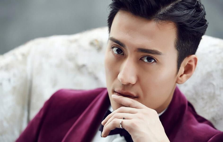 被称为周润发接班人,直言喜欢赵丽颖,同班同学都红了就他不红_戚迹