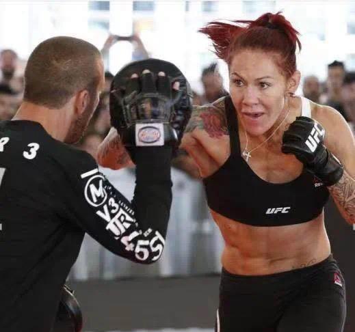 ufc传奇机械婆9月开启职业拳击首秀_比赛_席尔瓦_内容