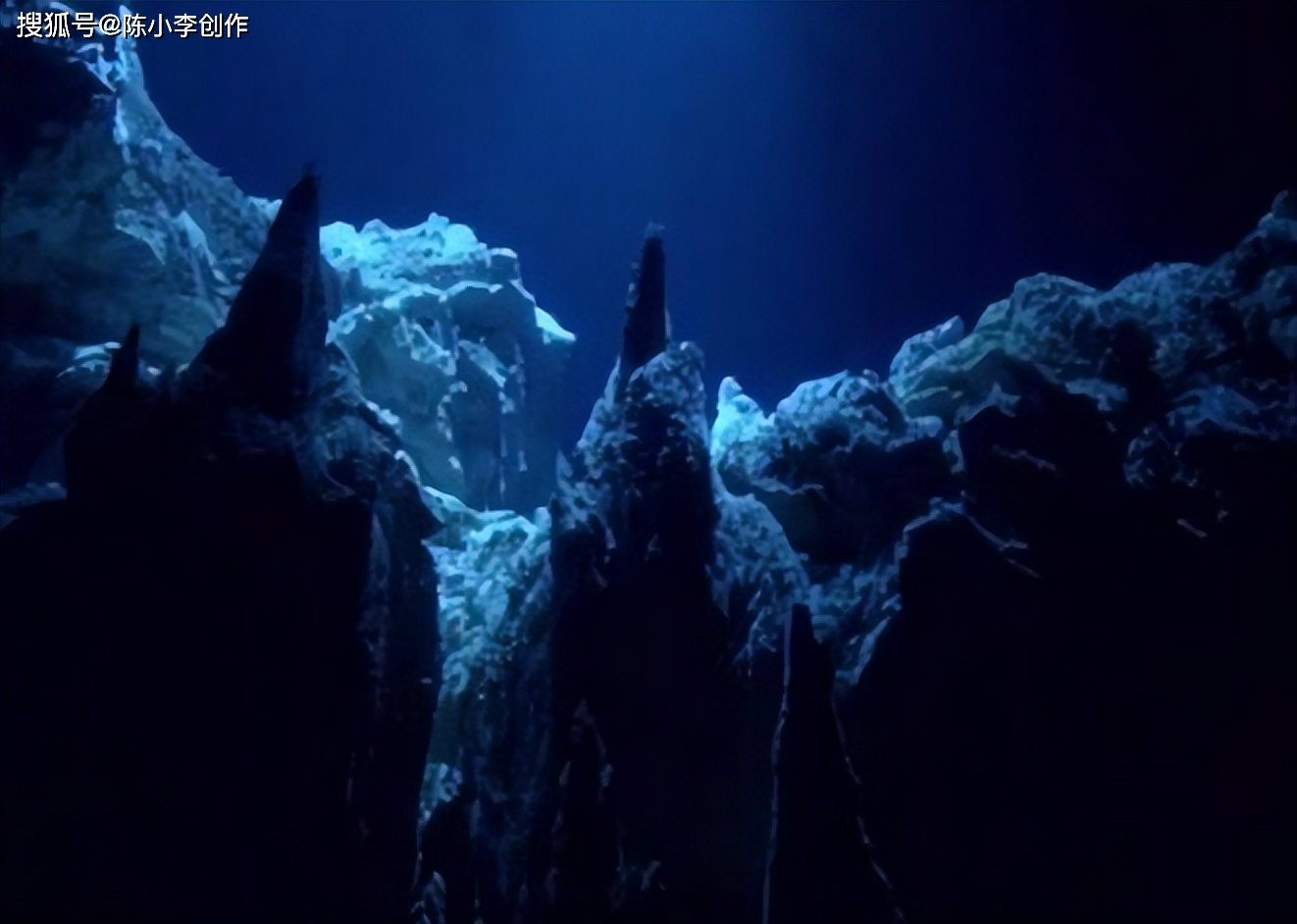 盘点世界上最深的三个海沟,马里亚纳海沟是当之无愧的第一名