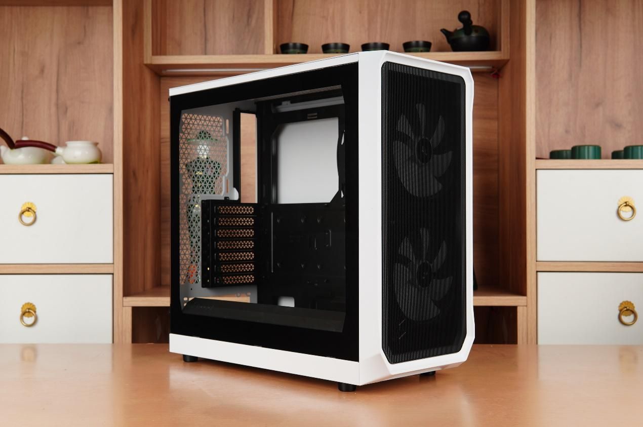 久违的无独立电源仓设计，Fractal Focus2 Computer新品装机鉴赏_搜狐网