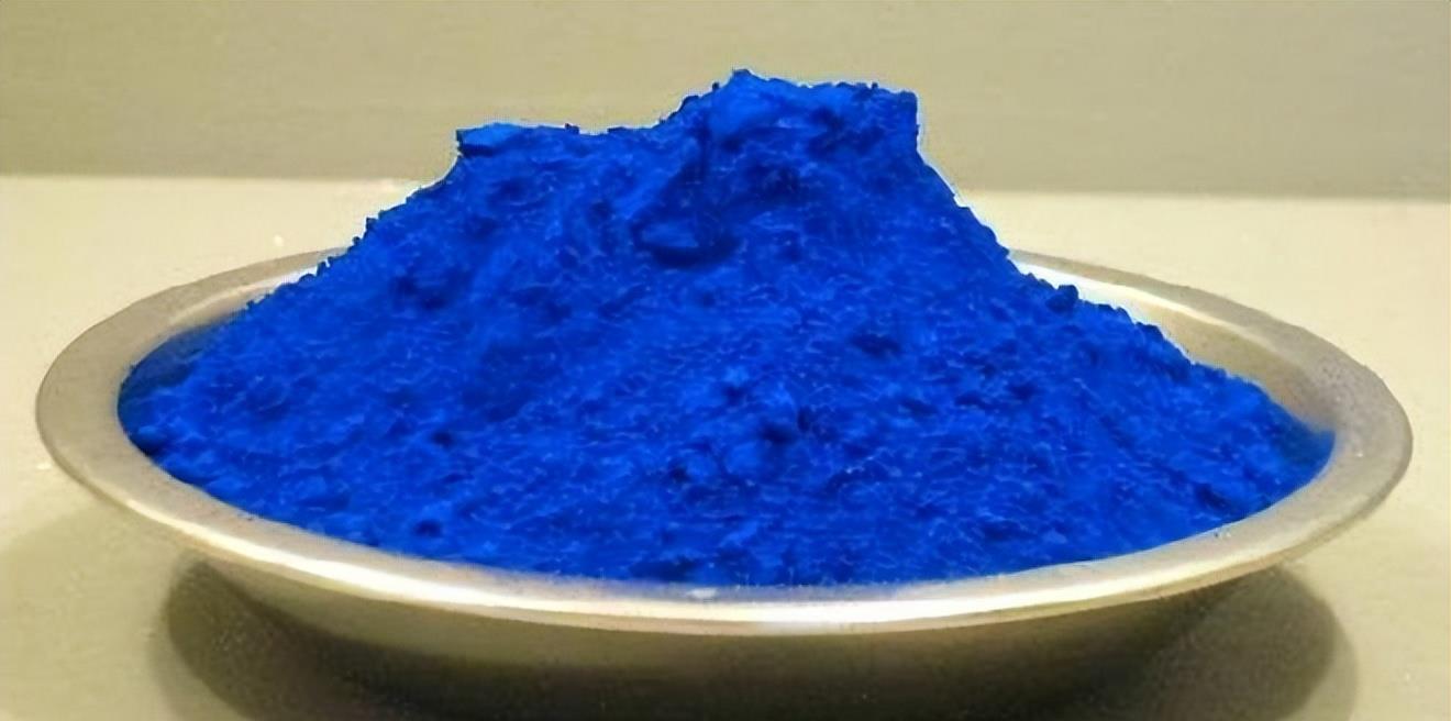 1987年一小女孩误食蓝色粉末,不久死于内出血,下葬时