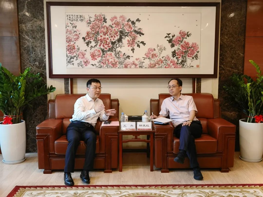 书记,副总经理霍锁平,法律事务部(内控合规部)负责人覃梅,经理李国栋