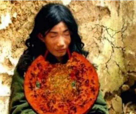 2009年,河南青年杨锁,四肢健全,父母因病而亡后为何饿死在家中_杨母_杨父_杨德玉