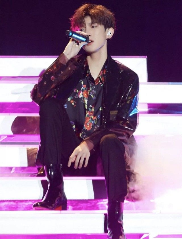 留学归来的王源瘦了这么多?