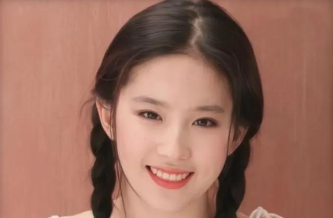 美女三分龅?