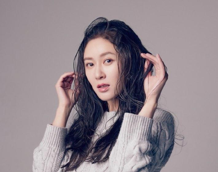靳东新剧里的"第一戏精",与郭麒麟演母子走红,38岁越来越火_赵柯_表演
