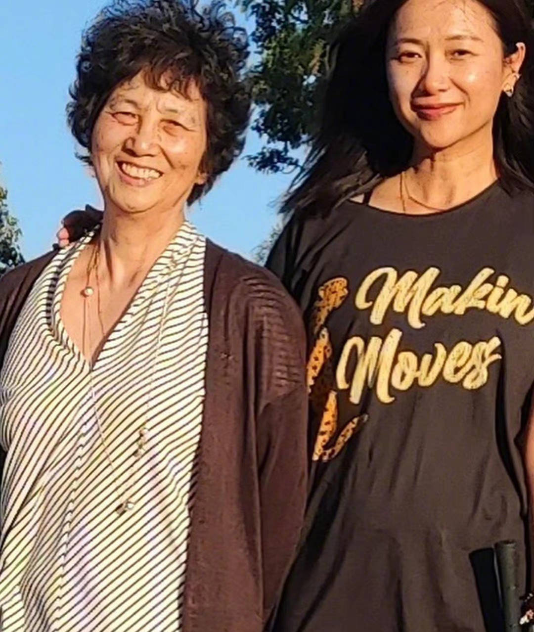 48岁徐静蕾近照曝光 笑容恬静风韵不减-搜狐大视野-搜狐新闻