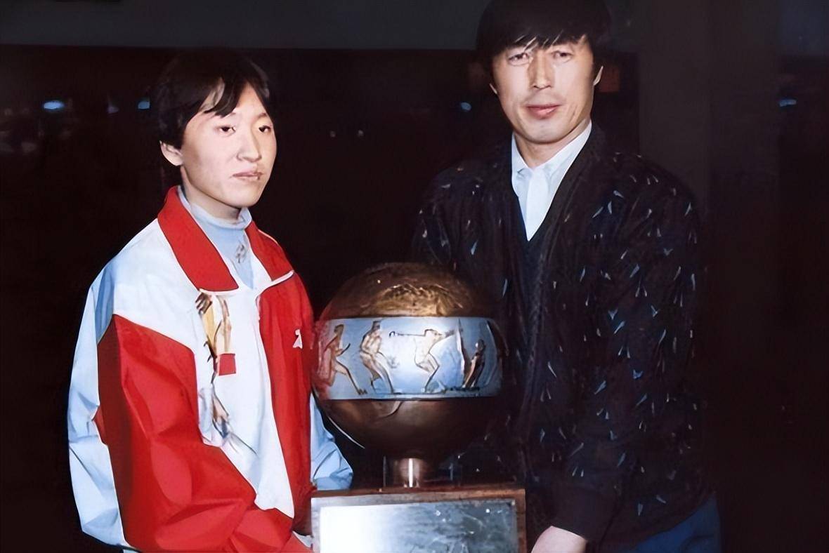 当初的马俊仁将球队和赛场推向辉煌,丑闻却毁了他,他是英雄还是骗子