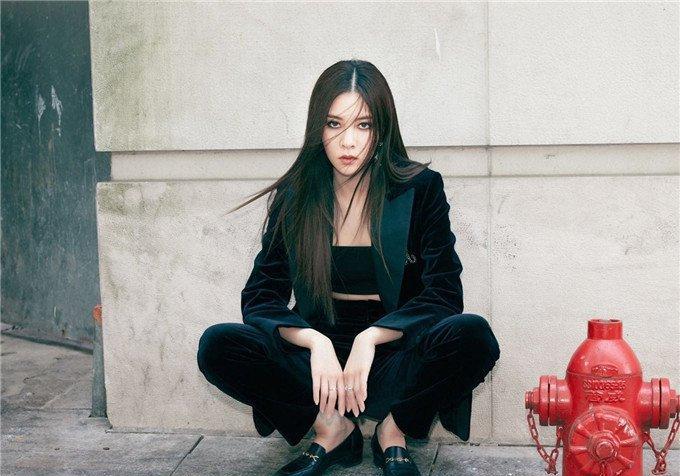 在赵顺然被淘汰后,又有一个男生追求cc,这个人就是石头.