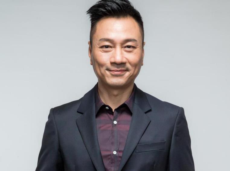 是tvb中非常火的一个演员,当年黎耀祥跟张卫健所主演的《西游记》,在