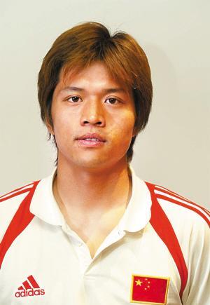 刘云飞曾是国足最佳门将,27岁就终止了足球生涯,他现在怎样了?