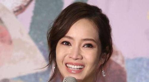 周杰伦新歌《mojito》刷屏,谁还记得写给侯佩岑的《最长的电影》_恋情