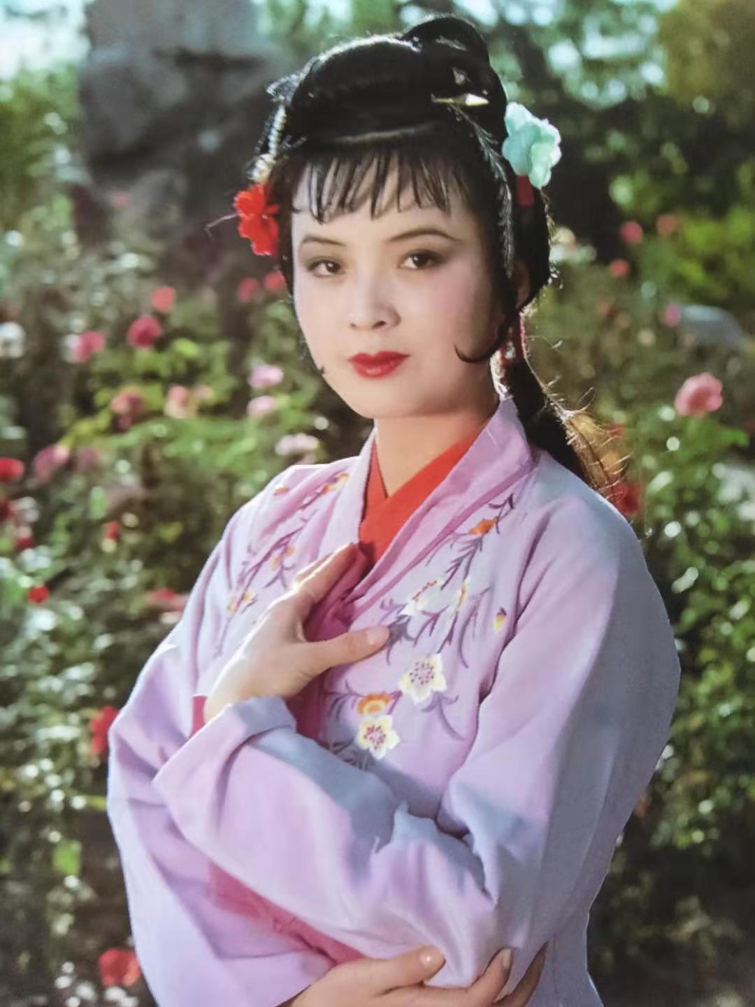 张明明老婆的结婚照片图片