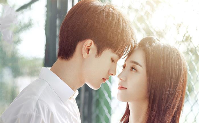 仅播1天好评连连,一口气看了4集不过瘾_初恋_王以纶_万鹏