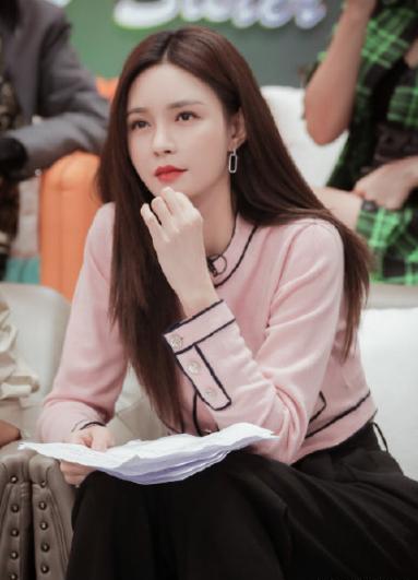 沈梦辰晒私密照,真不拿大家当外人,女星中的"泥石流"_斑秃_照片_年龄