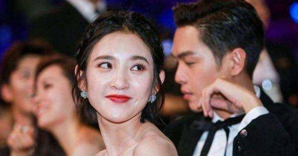 唐艺昕产女出院,手推粉色婴儿车,张若昀心情好得发红包_孩子_月子