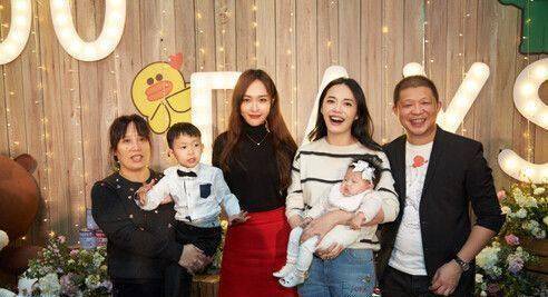 唐嫣网上秀金戒指,看到小孩子感动到哭,罗晋还不赶紧求婚_一家人_事情