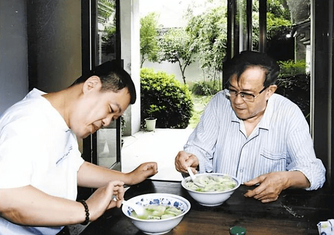 名导谢晋仅存儿子谢佳庆也去世了，因疫情在ICU抢救无效，享年66岁