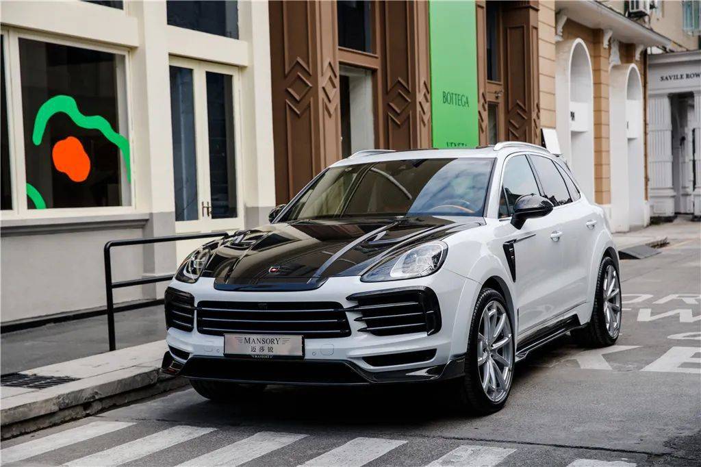 满满碳纤维包裹,这款迈莎锐卡宴如何?_搜狐汽车_搜狐网