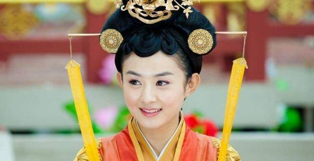 杨幂赵丽颖自立门户,杨蓉袁姗姗前途未卜,于正为何独宠吴谨言?