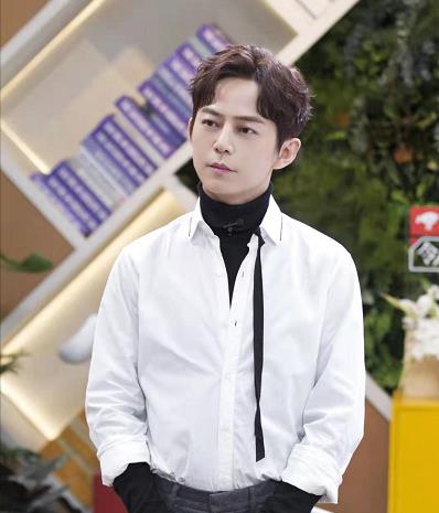 主持人彭宇力挺何炅,怼何炅黑粉,做了所有艺人不敢做的事_网友_事件